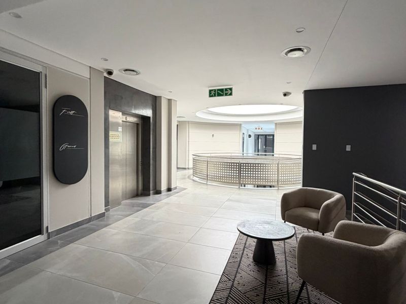 A Grade building in the heart of Illovo with high visisbility - Photo 5