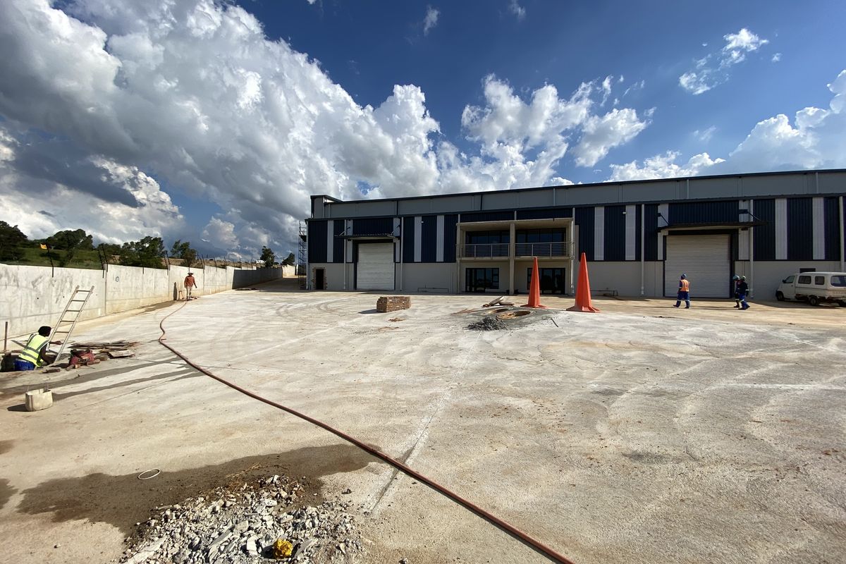 Newly Built Industrial Unit for Sale in Lanseria - Photo 3
