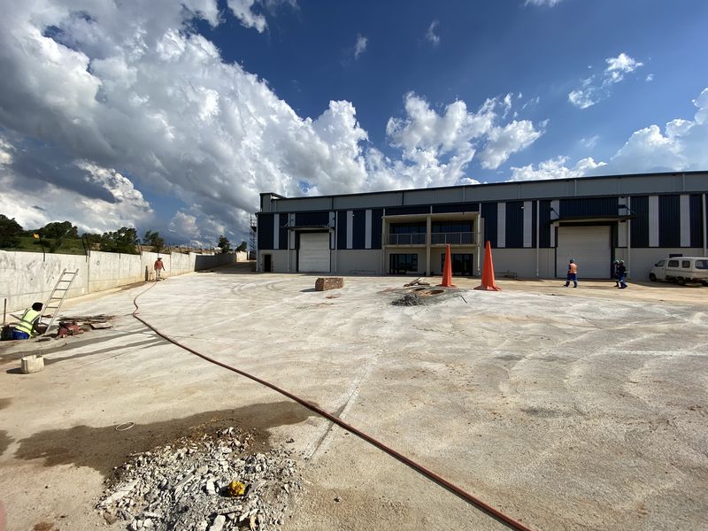 Newly Built Industrial Unit for Sale in Lanseria - Photo 3