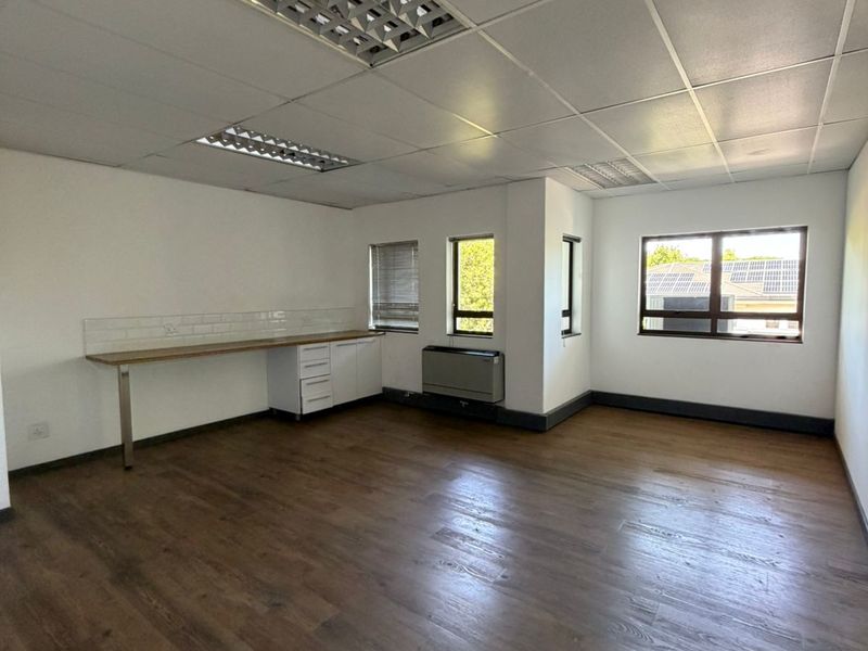 A grade office space in Hyde Park - Photo 10