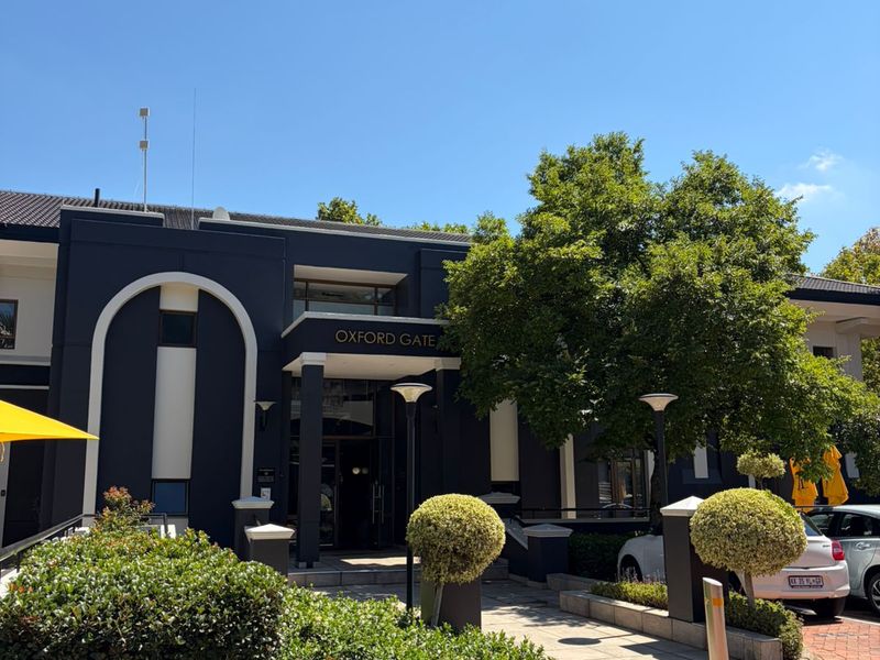 Prime Office space available in the heart of Hyde Park Walking distance to Hyde Park Shopping Centre - Photo 2