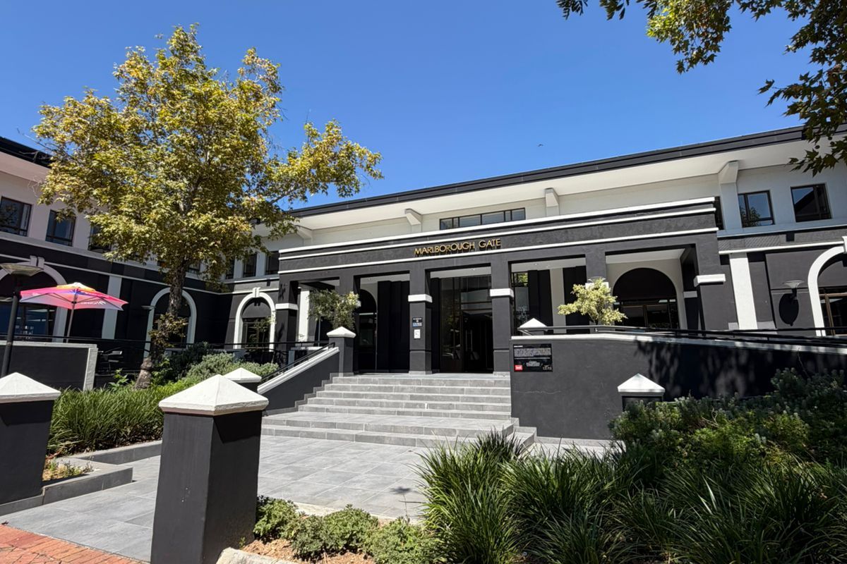 Marlborough Gate, Hyde Park Lane – A-Grade Office Space in a Prestigious Hyde Park Setting - Photo 2