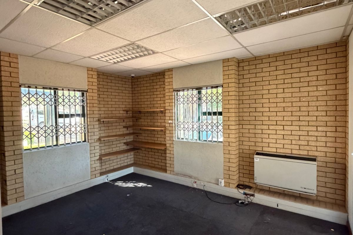 Low rise Office building in the heart of leafy Fairlands, Randburg - Photo 4