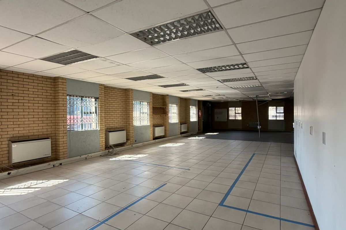 Low rise Office building in the heart of leafy Fairlands, Randburg - Photo 5