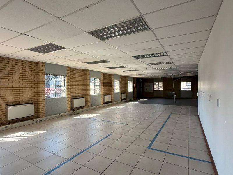 Low rise Office building in the heart of leafy Fairlands, Randburg - Photo 5
