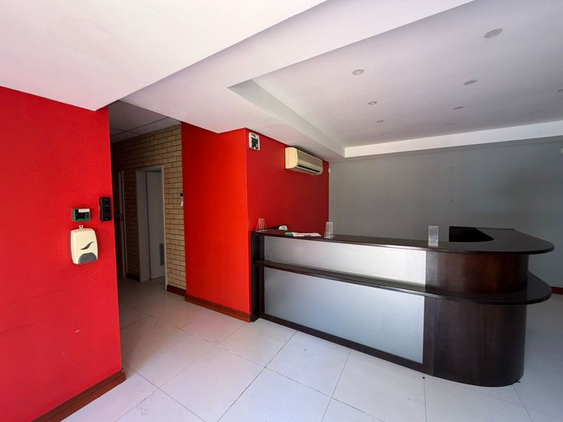 Conveniently located office space close to the highway in the quiet suburb of Fairlands - Photo 4