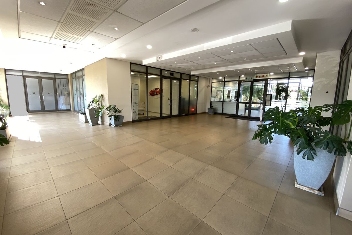 266m2 Ground Floor Suite to Let in Fourways - Photo 2