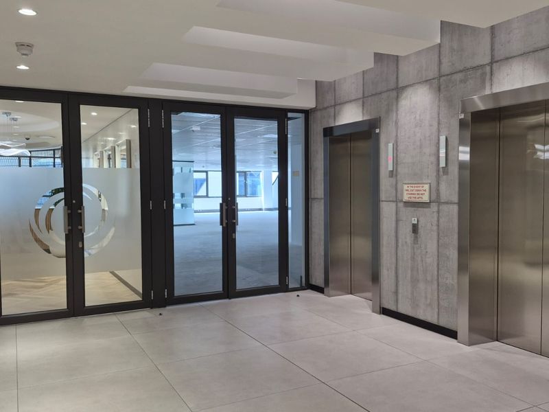 A-Grade offices to rent in in Vorna Valley, Midrand - Photo 4