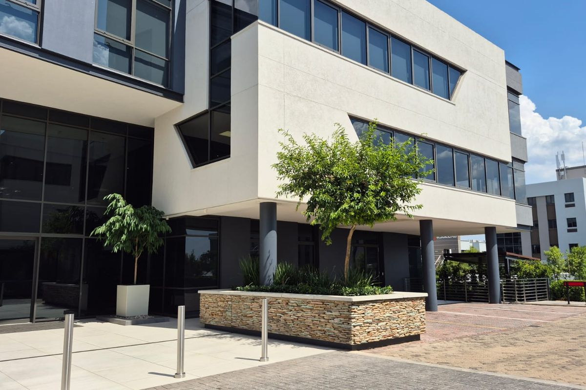 A-Grade offices to rent in in Vorna Valley, Midrand - Photo 2