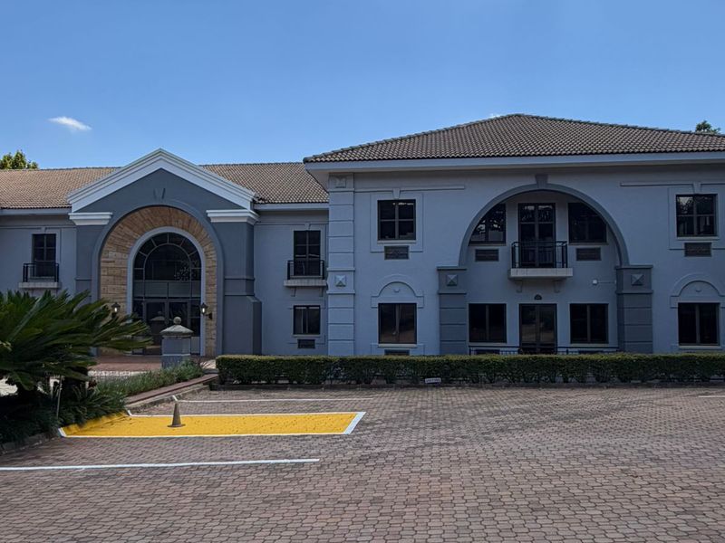 Prestigious Hyde Park Offices To Let – Prime Location Within Walking Distance of Hyde Park Corner - Photo 2