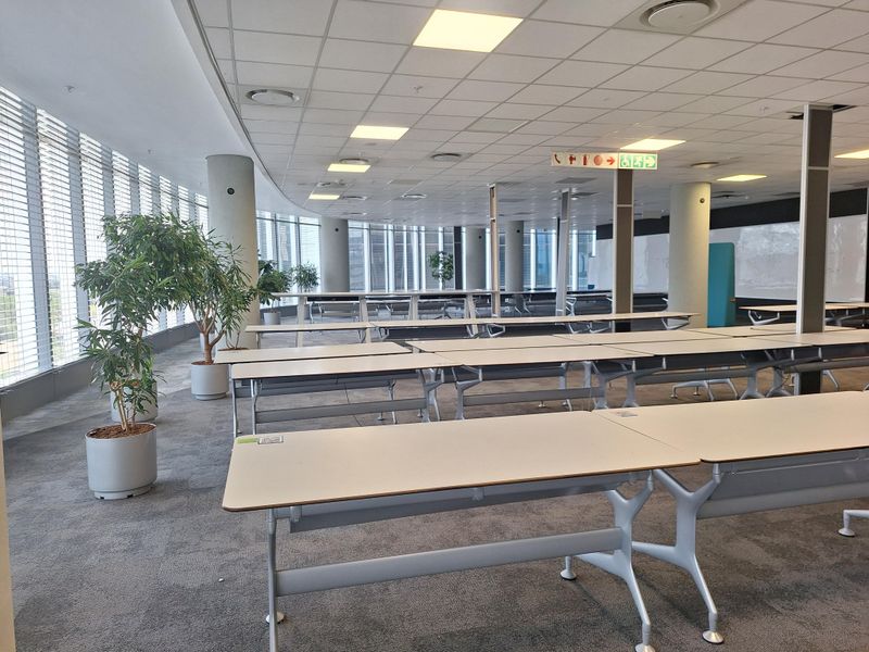 PRESTIGIOUS 4000sqm PREMIUM GRADE OFFICE IN SANDTON - Photo 6