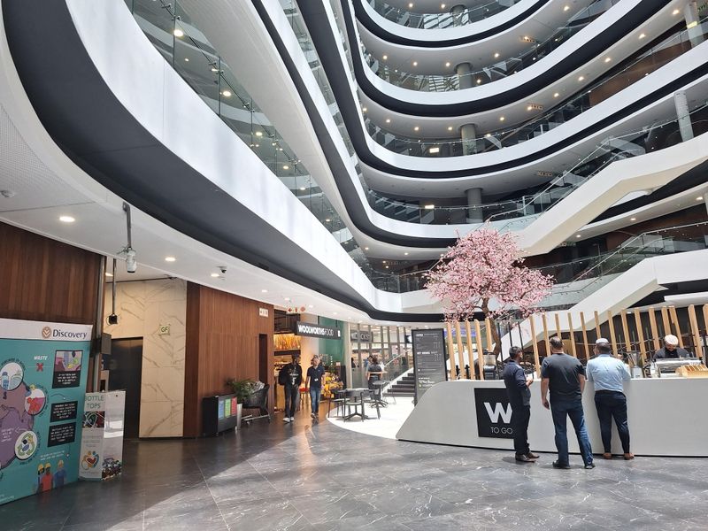 PRESTIGIOUS 4000sqm PREMIUM GRADE OFFICE IN SANDTON - Photo 3