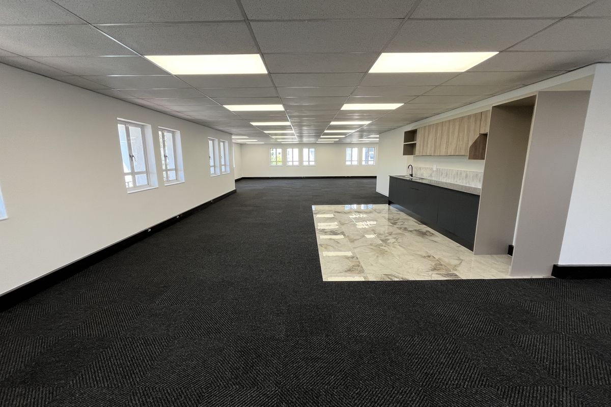 Stunning newly renovated 1st floor available - Photo 5