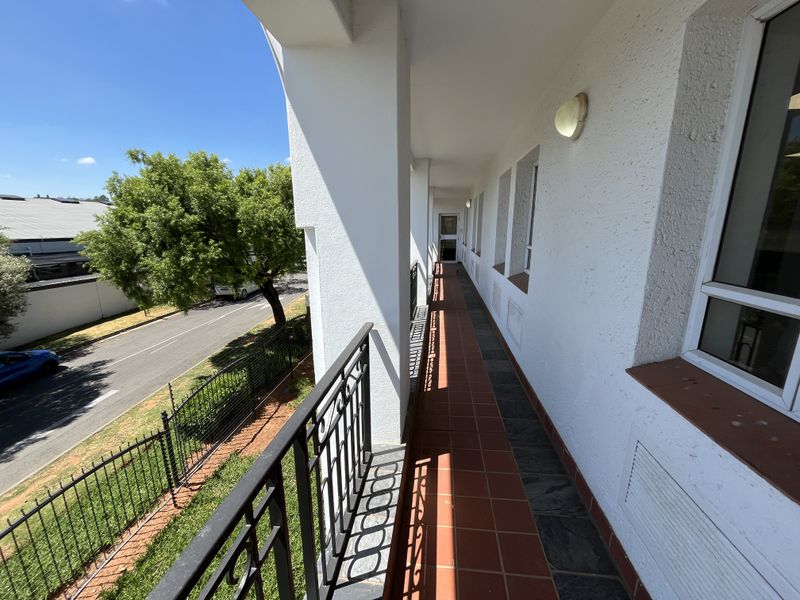 Stunning newly renovated 1st floor available - Photo 9