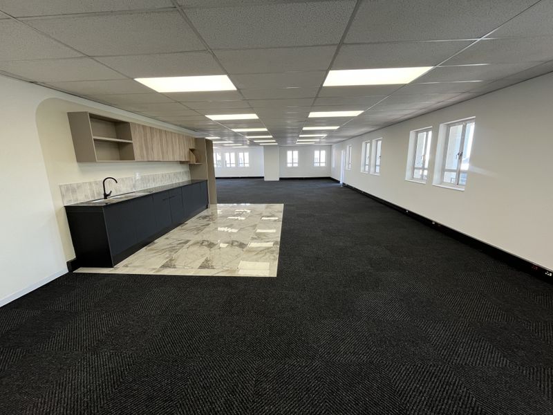 Stunning newly renovated 1st floor available - Photo 6