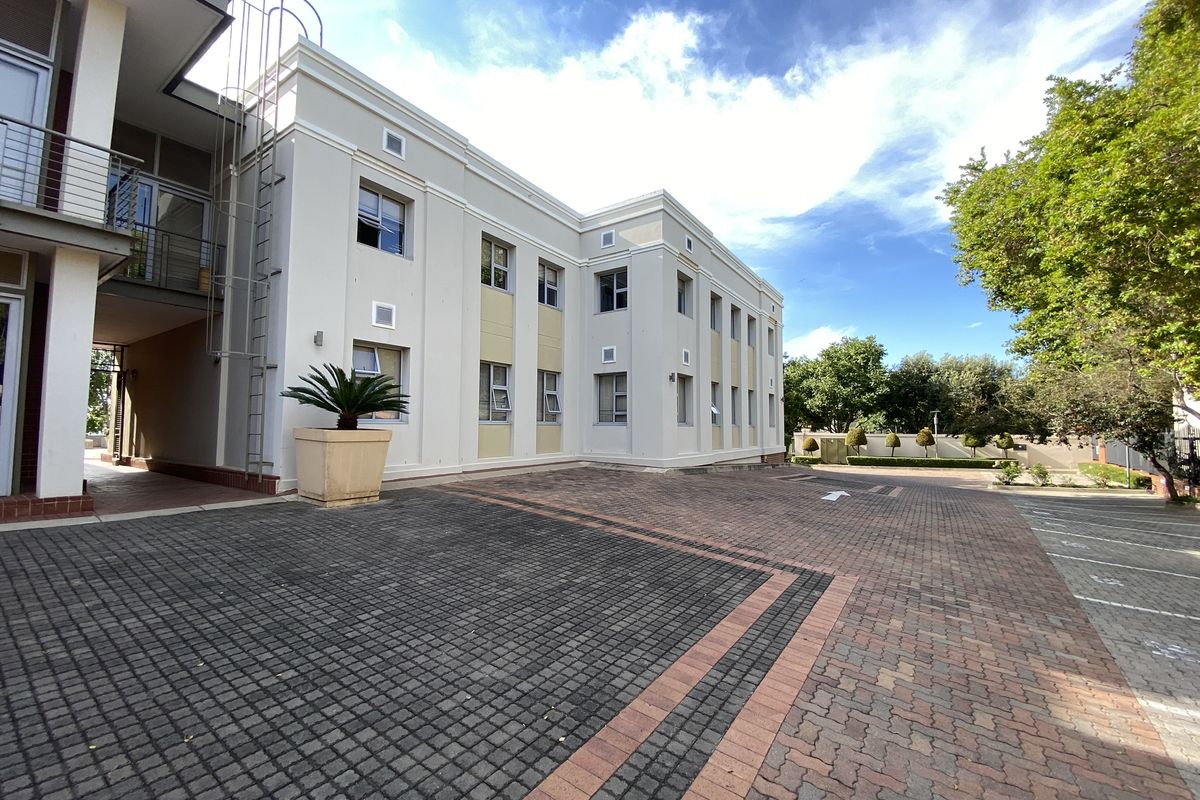 983m2 Office Block for Sale in Fourways - Photo 3