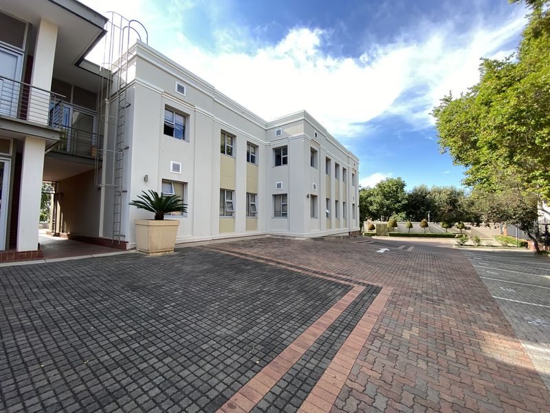 983m2 Office Block for Sale in Fourways - Photo 3