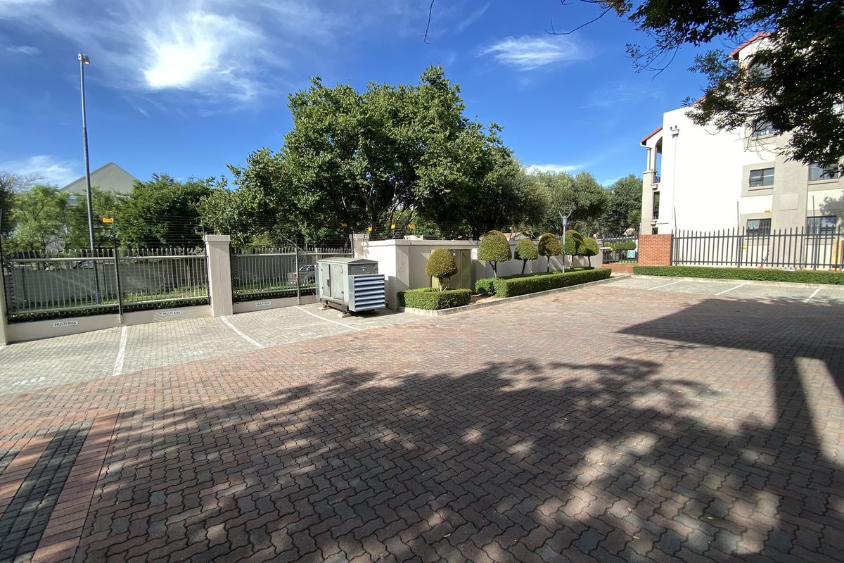 983m2 Office Block for Sale in Fourways - Photo 4