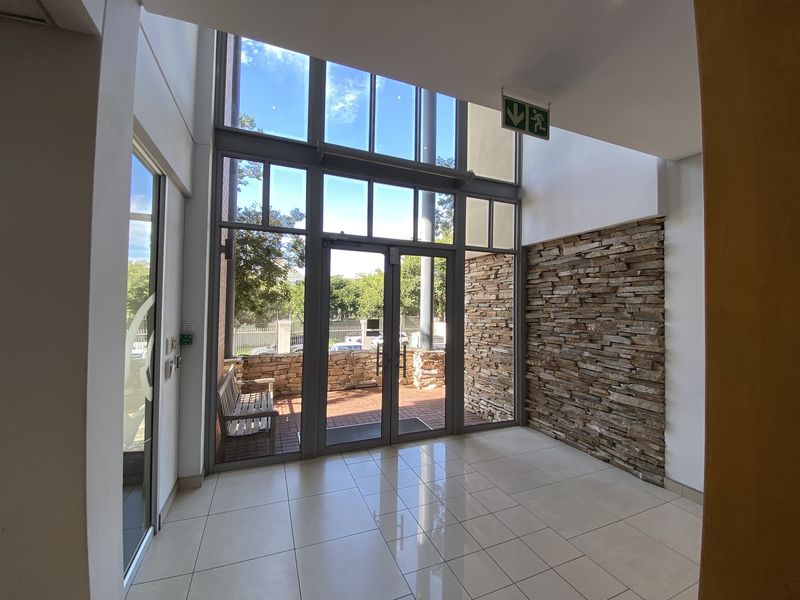 983m2 Office Block for Sale in Fourways - Photo 5