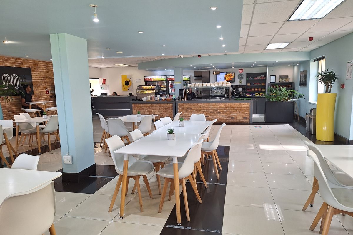 3278sqm FREESTANDING OFFICE BLOCK TO LET IN SANDTON - Photo 4