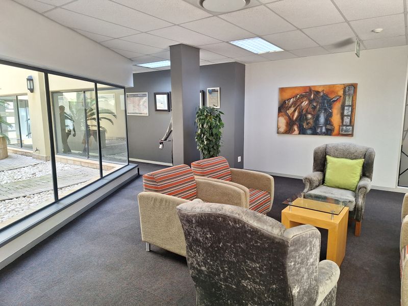 3278sqm FREESTANDING OFFICE BLOCK TO LET IN SANDTON - Photo 3