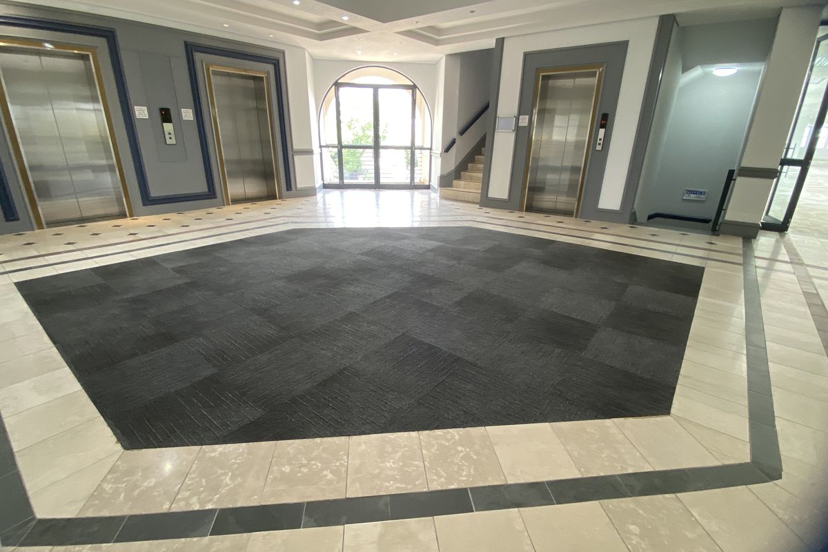 AAA Graded air-conditioned offices to rent in Illovo - Photo 5