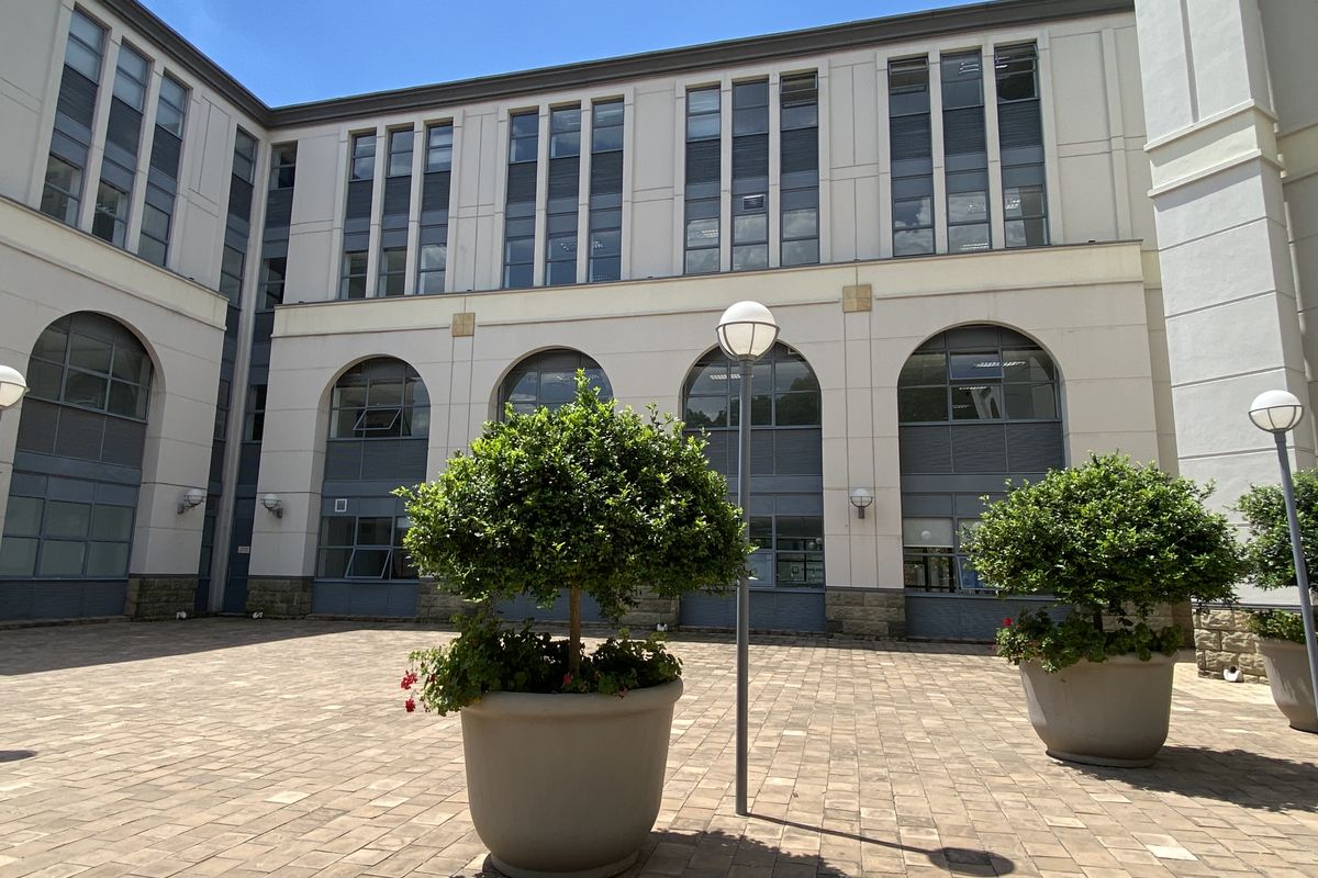 AAA Graded air-conditioned offices to rent in Illovo - Photo 3