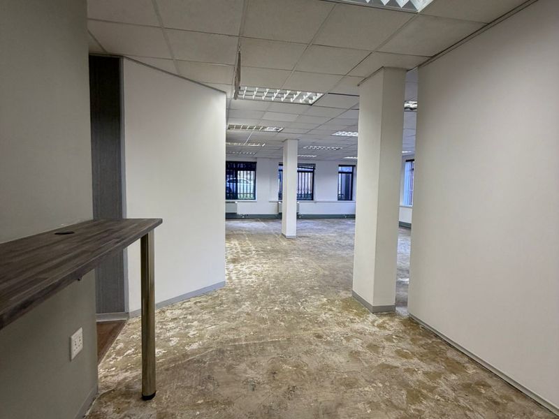 Ground Floor A-Grade Office | Rosebank | ±200sqm Partially Fitted Space - Photo 6