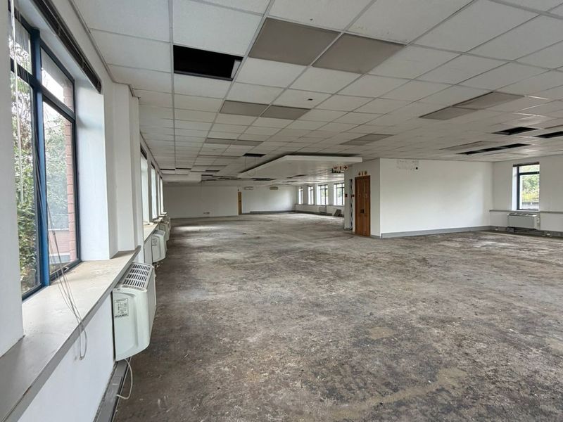 400sqm Office Space | Prime Rosebank Office Park | Secure, Garden Setting - Photo 7