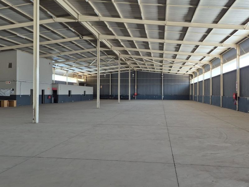 Warehouse in established business park, near motorway on/offramp, Midrand - Photo 2