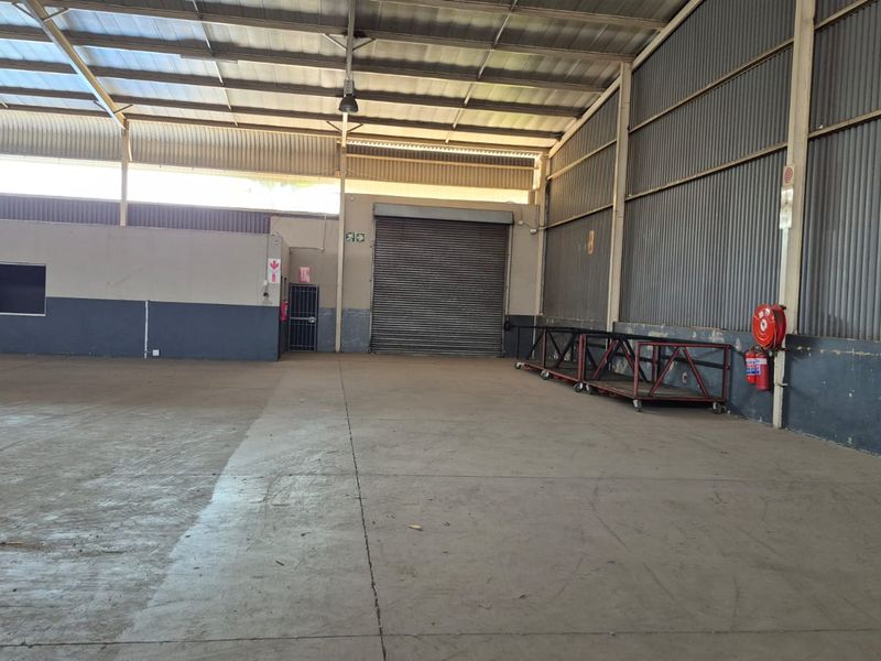 Warehouse in established business park, near motorway on/offramp, Midrand - Photo 3