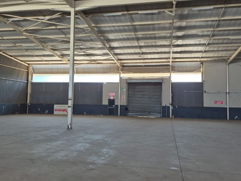 Warehouse in established business park, near motorway on/offramp, Midrand - Photo 4