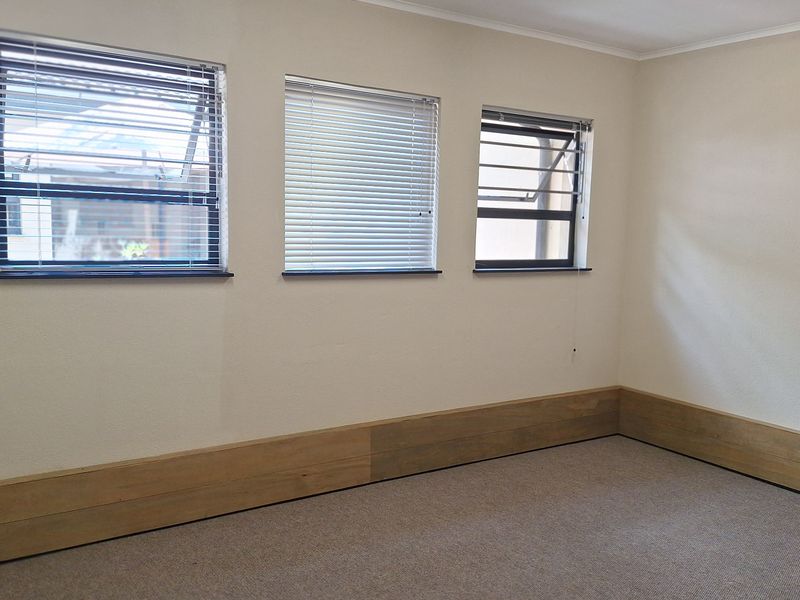 132sqm FITTED OFFICE SPACE IN RIVONIA - Photo 8