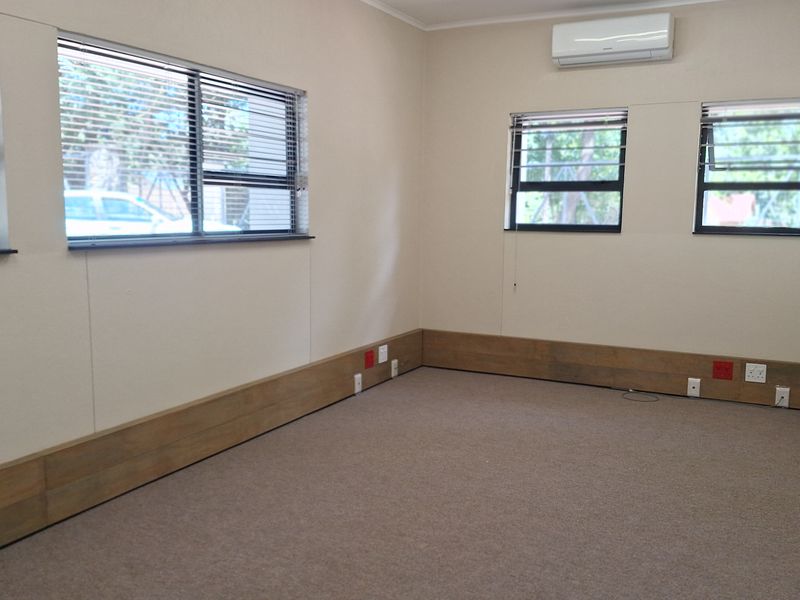132sqm FITTED OFFICE SPACE IN RIVONIA - Photo 10