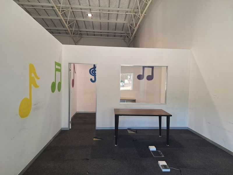 PRIME 399sqm OFFICE IN MORNINGSIDE ON RIVONIA ROAD - Photo 4