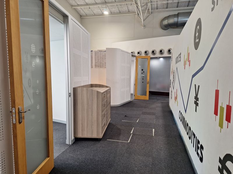 PRIME 399sqm OFFICE IN MORNINGSIDE ON RIVONIA ROAD - Photo 7