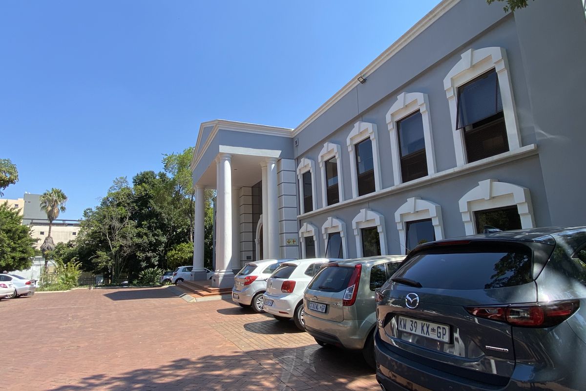 AAA Graded air-conditioned offices to let in Hyde Park - Photo 3