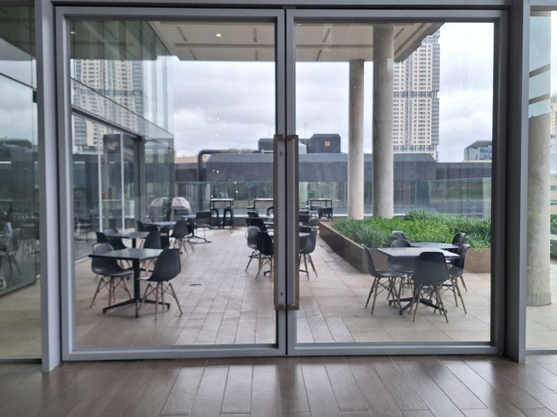 PRIME P-GRADE 1976sqm OFFICE IN CENTRAL SANDTON - Photo 3