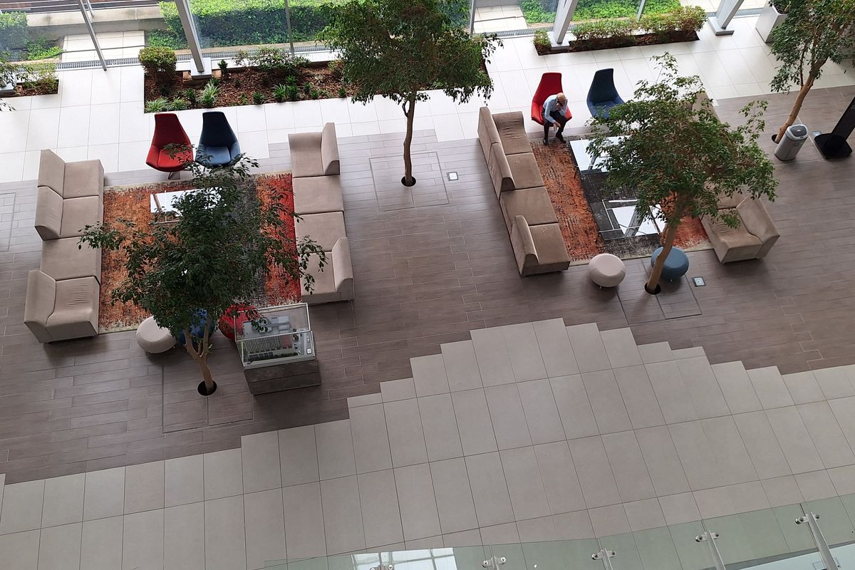 PRIME P-GRADE 1976sqm OFFICE IN CENTRAL SANDTON - Photo 2