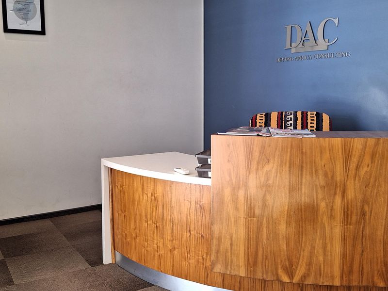 147sqm PREMIUM OFFICE FOR SALE IN BROADACRES - Photo 3