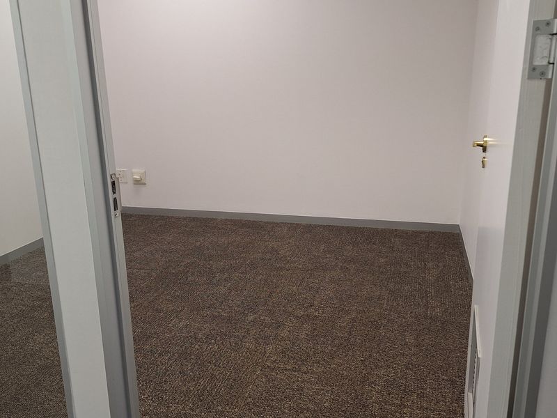 FULLY FITTED 1,064sqm FREESTANDING OFFICE TO LET – WIERDA VALLEY - Photo 9