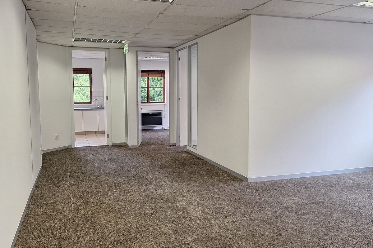 FULLY FITTED 1,064sqm FREESTANDING OFFICE TO LET – WIERDA VALLEY - Photo 4