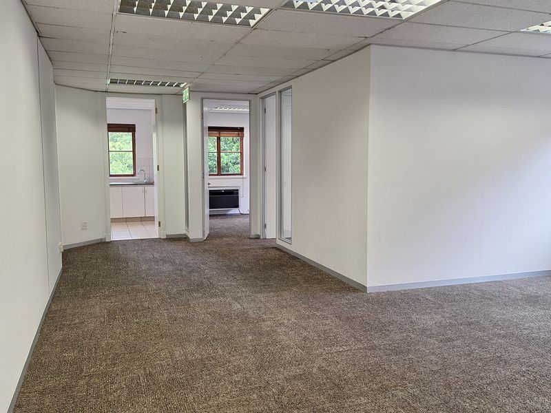 FULLY FITTED 1,064sqm FREESTANDING OFFICE TO LET – WIERDA VALLEY - Photo 4