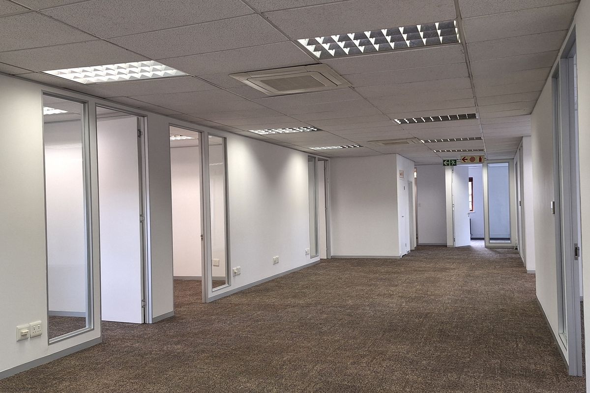 FULLY FITTED 1,064sqm FREESTANDING OFFICE TO LET – WIERDA VALLEY - Photo 2