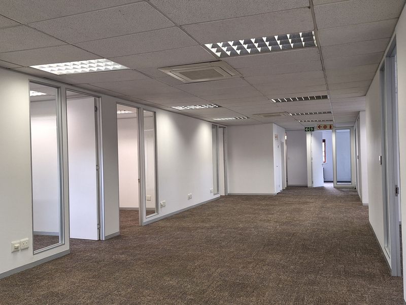 FULLY FITTED 1,064sqm FREESTANDING OFFICE TO LET – WIERDA VALLEY - Photo 2