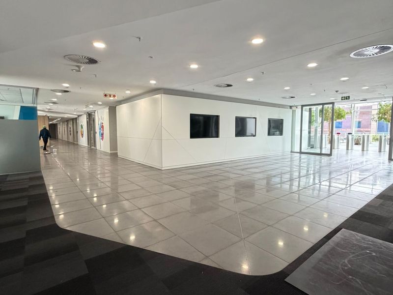 Modern Corporate Offices Available in Prime Sandton Location - Photo 7
