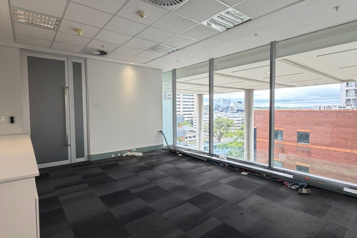 High-End Corporate Offices in the Heart of Sandton’s Business District - Photo 2