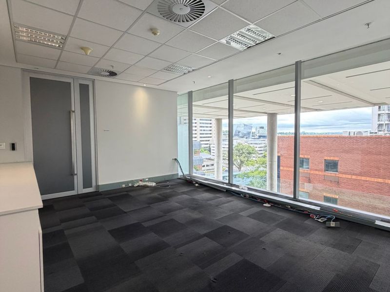 High-End Corporate Offices in the Heart of Sandton’s Business District - Photo 2