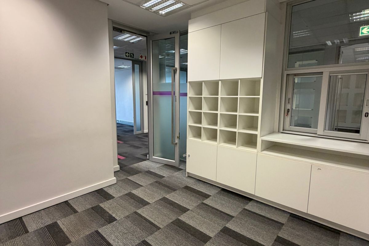 High-End Corporate Offices in the Heart of Sandton’s Business District - Photo 4