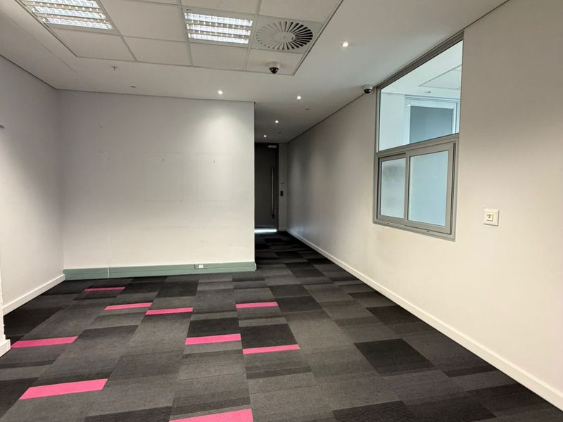 High-End Corporate Offices in the Heart of Sandton’s Business District - Photo 7